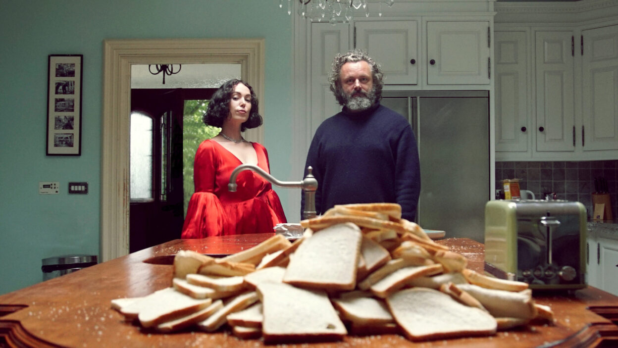 KELLY LEE OWENS shares new single 'Corner of My Sky ft. JOHN CALE' with video starring MICHAEL SHEEN 