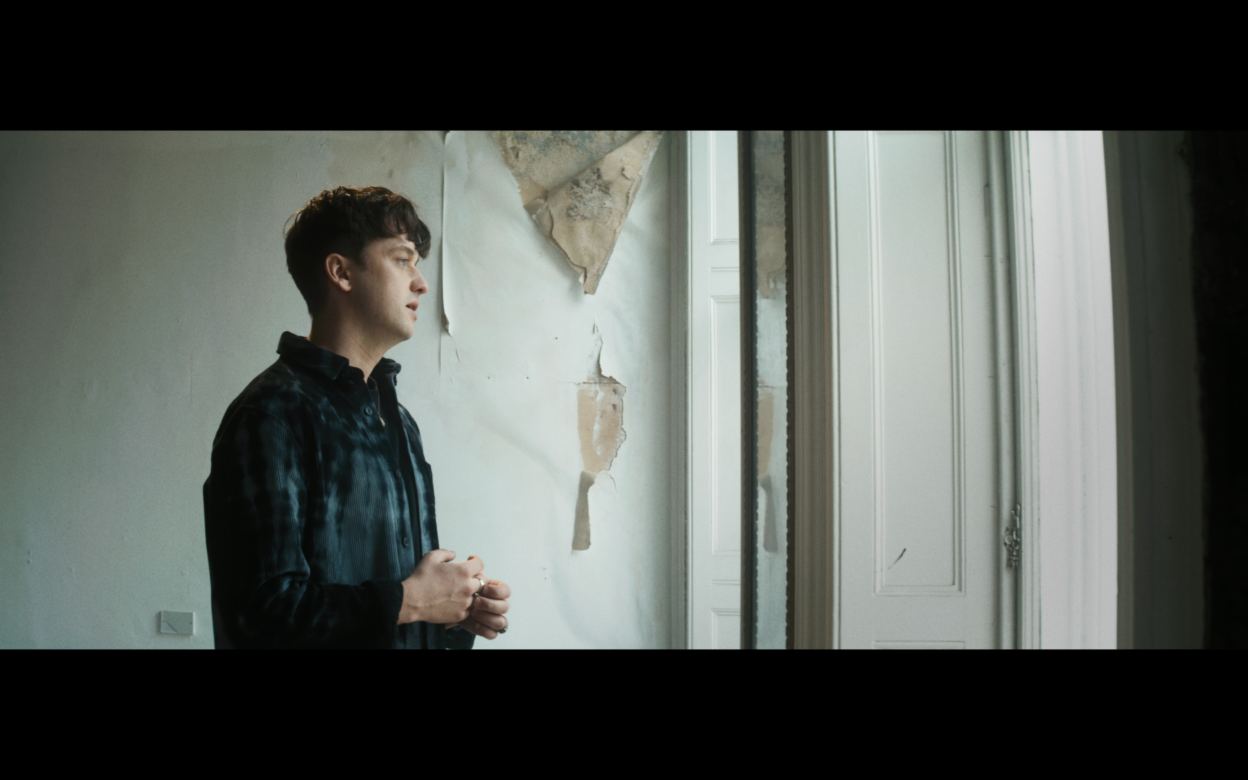FLYNN shares video for new single 'B-Side' - Watch Now 