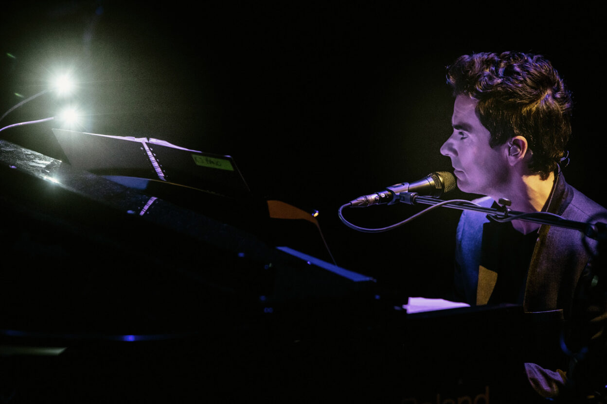 Stereophonics frontman KELLY JONES announces new album & film ‘Don’t Let The Devil Take Another Day’ 1