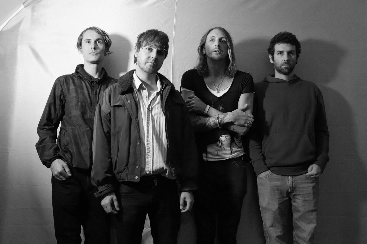 VIDEO PREMIERE: BLUE STATUE battle subconscious fear in abstract 'V.F.' noise-rock visual 