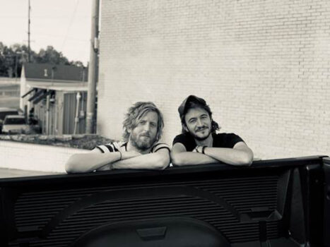 SMITH & BURROWS share new single ‘Old TV Shows’ & announce 'Only Smith & Burrows Is Good Enough' LP 1