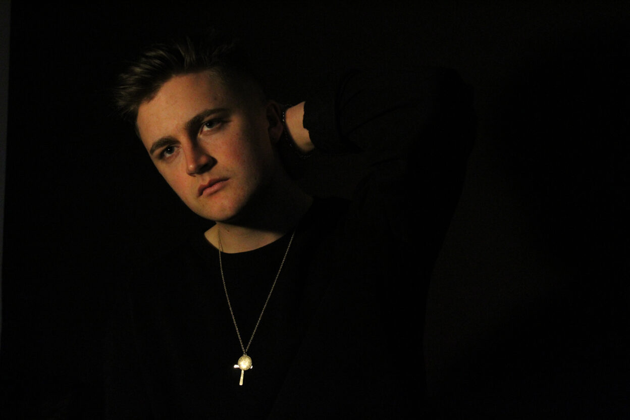 VIDEO PREMIERE: James Burt - Dance In The Rain 