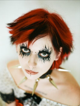 carolesdaughter releases video for new single 'Violent' - Watch Now! 