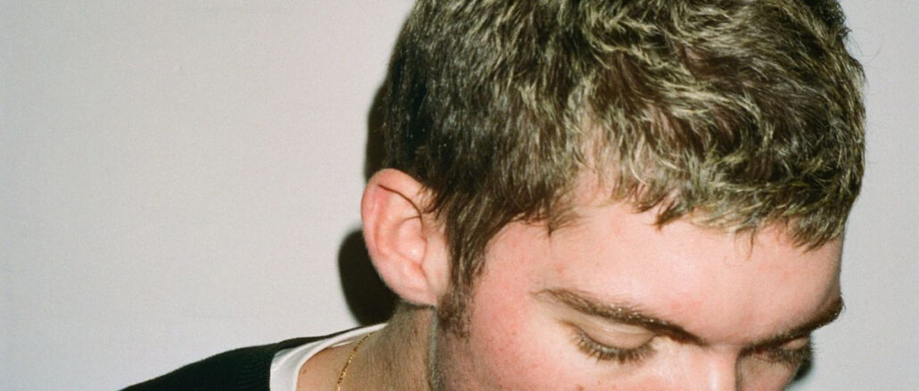 TRACK PREMIERE: Brooks Hudgins - Lost In Conversation