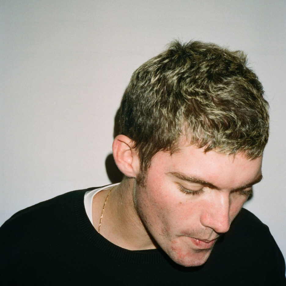 TRACK PREMIERE: Brooks Hudgins - Lost In Conversation 