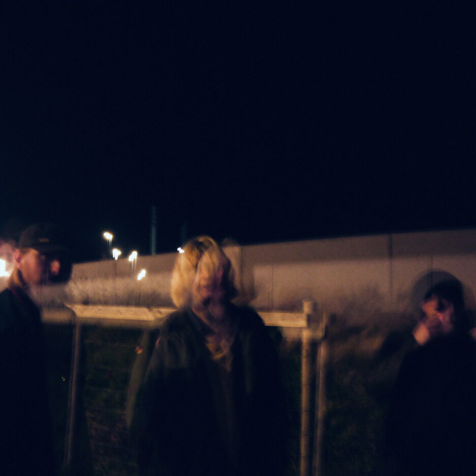 TRACK PREMIERE: Waves of Dread - Stars (beach cut) 