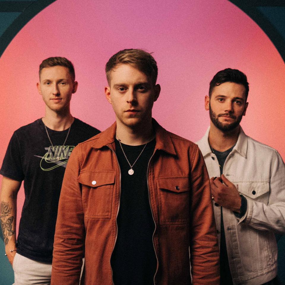 FLAWES share video for new single ‘What’s A Boy To Do’ - Watch Now! 