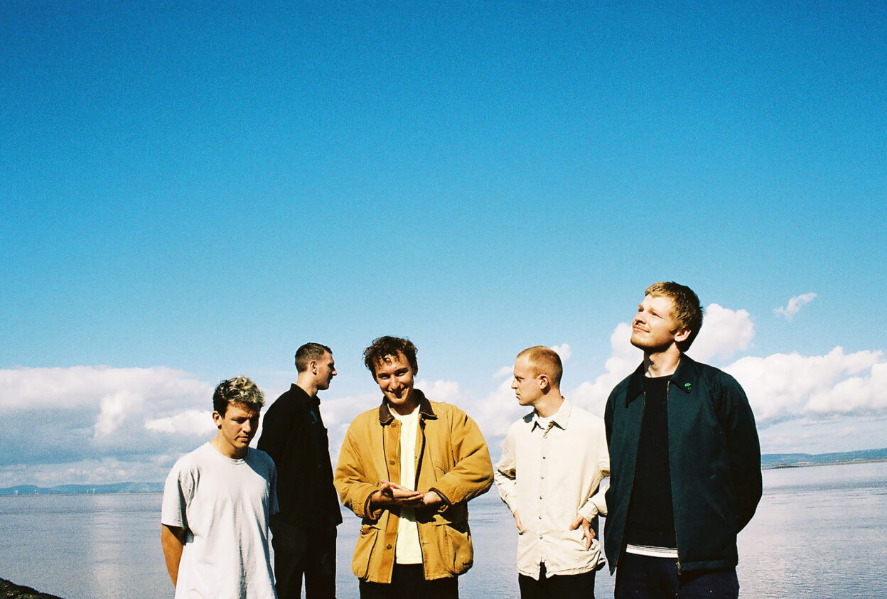 SQUID announce release of their debut album 'Bright Green Field' - Watch video for first single 'Narrator' 1