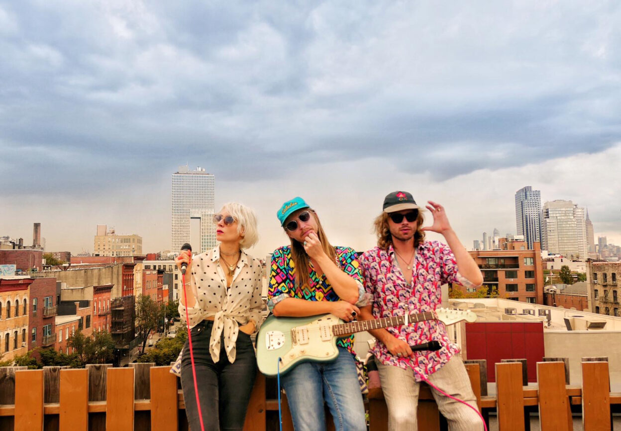 PREMIERE: Swedish dream-pop trio ViVii share video for their uplifting new single ‘One Day’ 