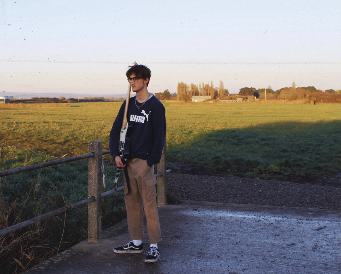 TRACK PREMIERE: Josh Hazelden - Transparent 