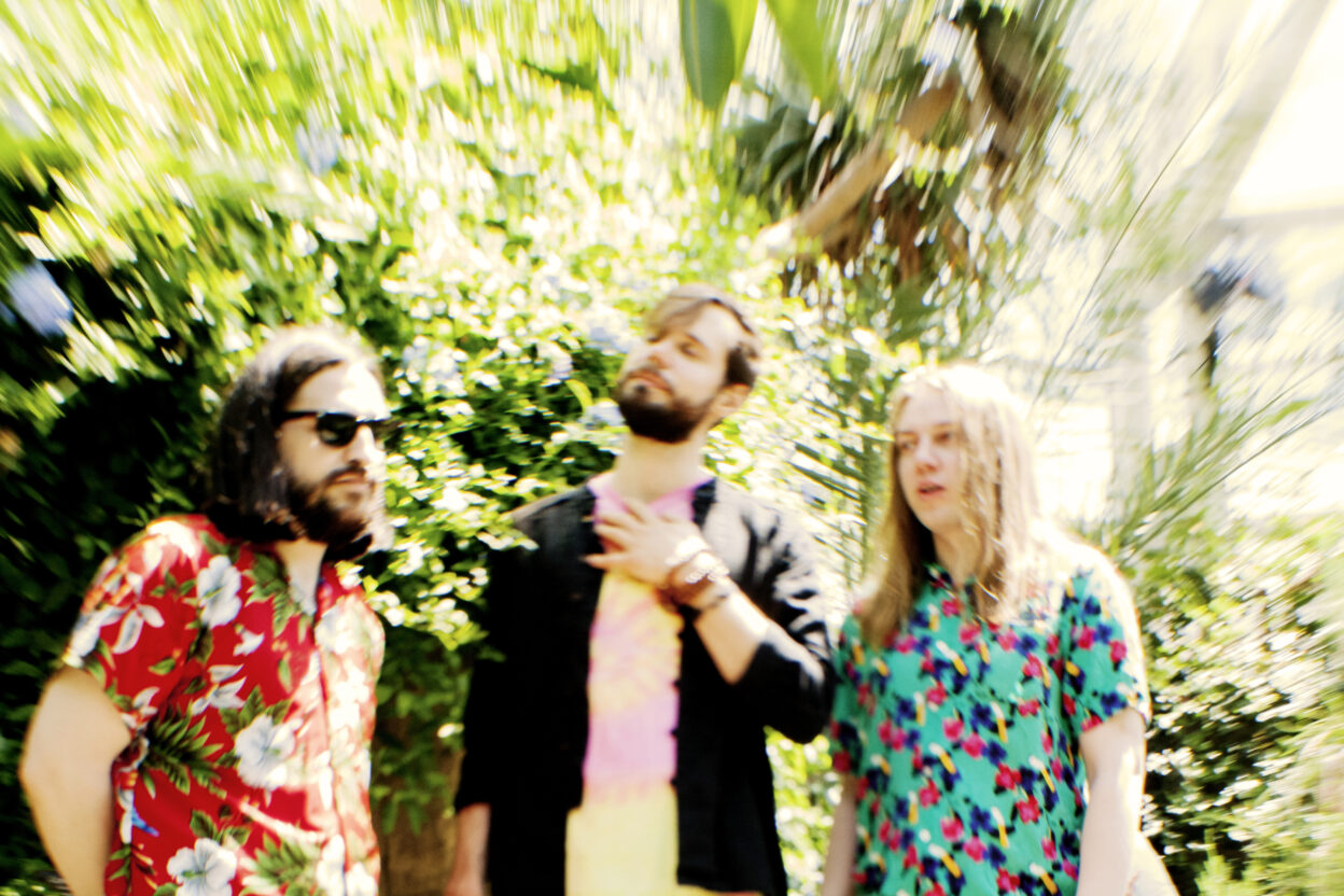 TRACK PREMIERE: Hot Knives - Alhambra, Baby 1