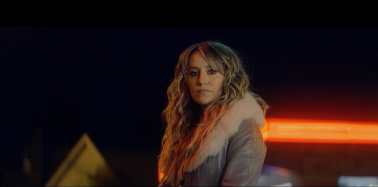 LAINEY WILSON shares the cinematic new video for ‘Things A Man Oughta Know’ - Watch Now! 