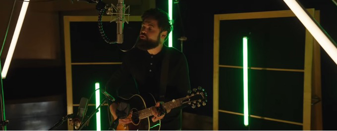 PASSENGER shares new video of current single ‘What You’re Waiting For’ live from Metropolis Studios in London 