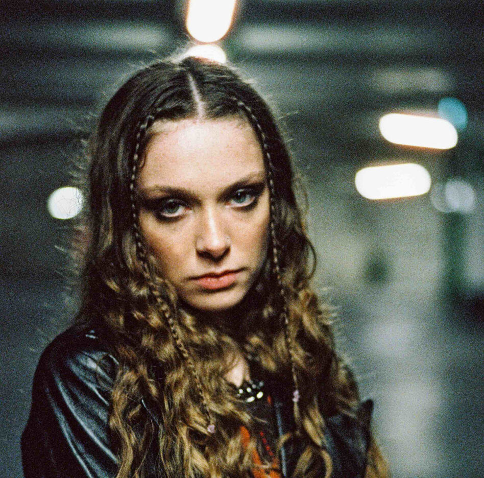 HOLLY HUMBERSTONE announces a headline Belfast show at Oh Yeah Music Centre on Sunday 31st October 2021 