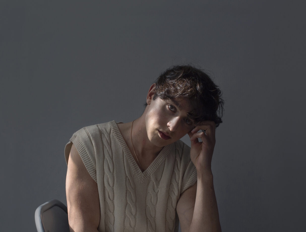 VIDEO PREMIERE: Andrei Lucas - London Baby 