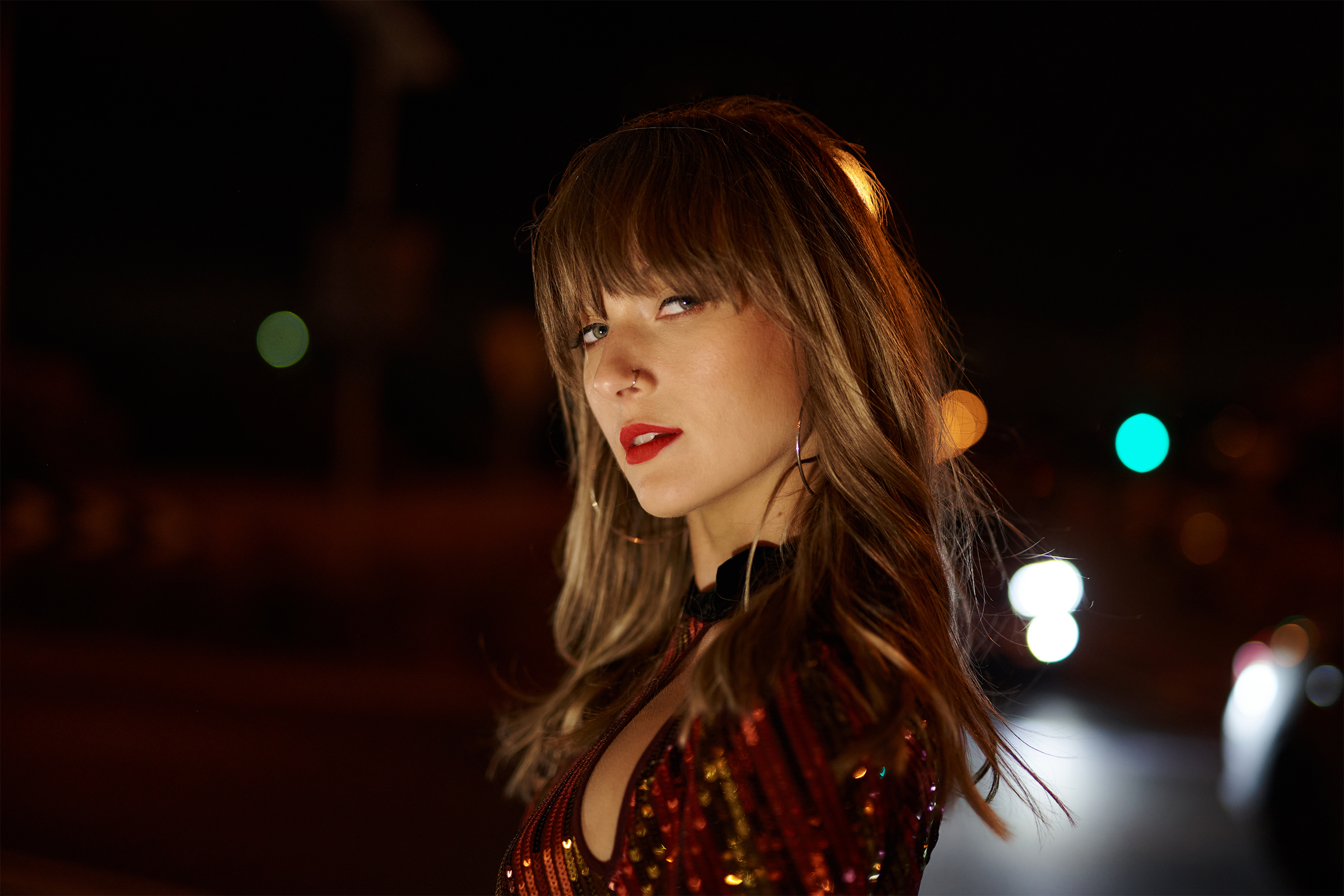GRETTA RAY announces the release of her debut album - 'Begin to Look Around' 1