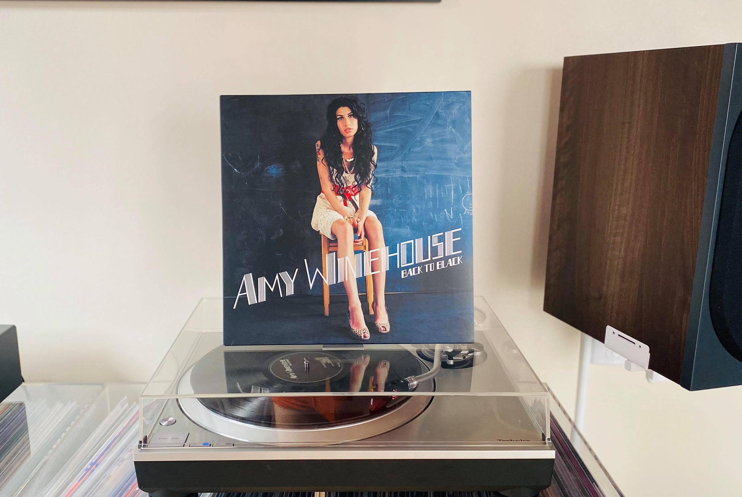 ON THE TURNTABLE: Amy Winehouse - Back To Black 