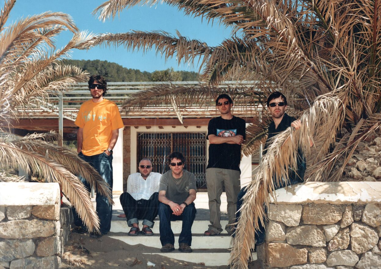 Hear Paul McCartney chewing celery on SUPER FURRY ANIMALS ‘Rings Around The World’ reissue 1