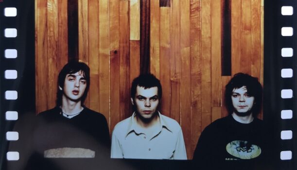 SUPERGRASS announce remastered expanded version of their second album ‘In It For The Money’ 1