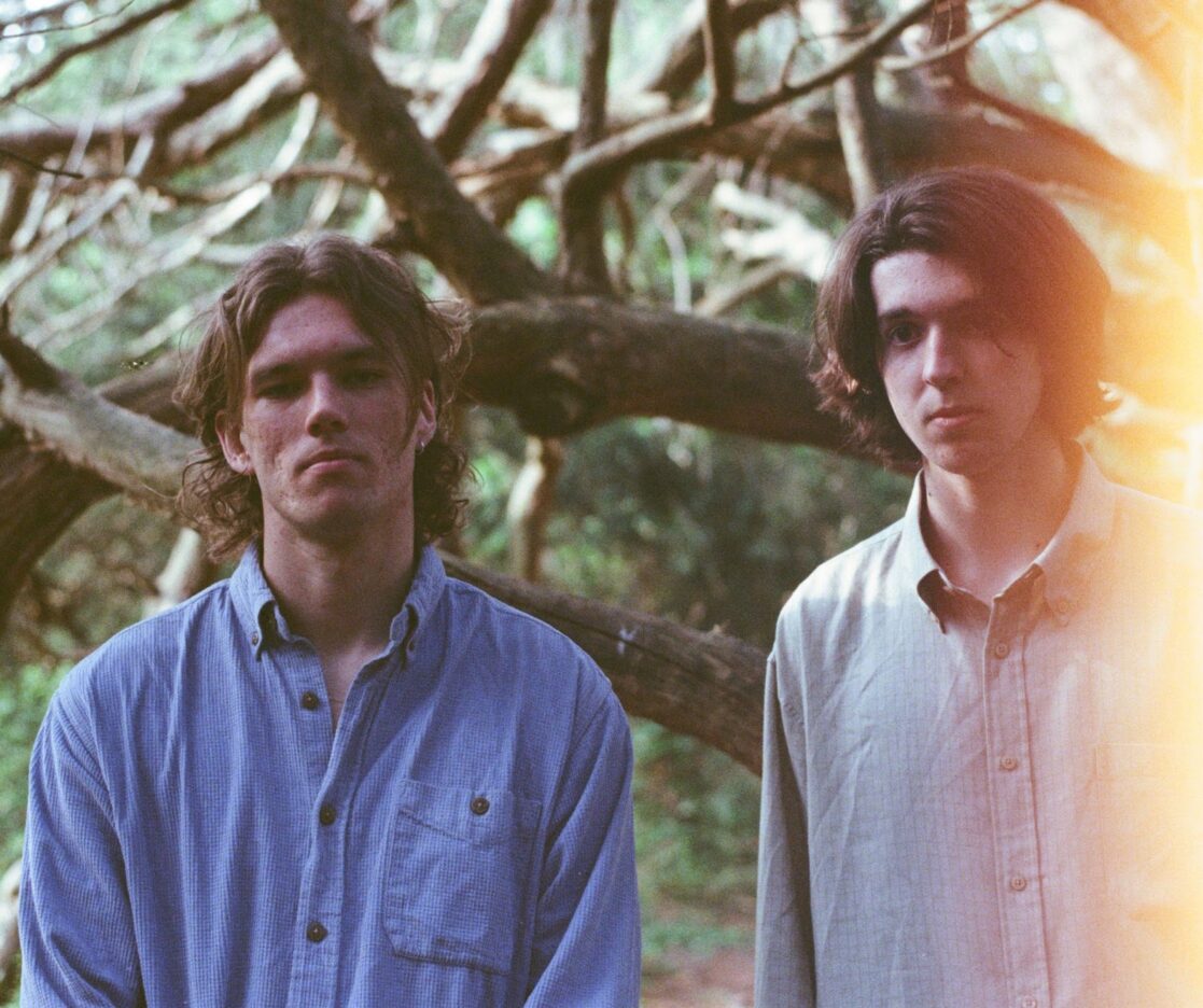 TRACK PREMIERE: McLeish & Spencer - Falling Away 
