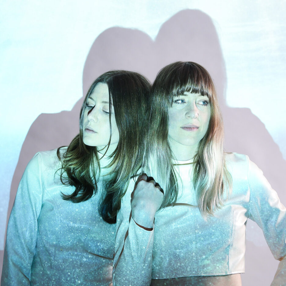 LARKIN POE & NU DECO ENSEMBLE share new track ‘Every Bird That Flies’ 1