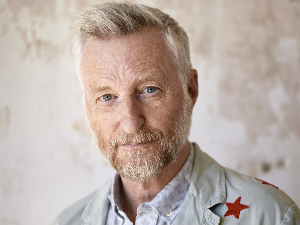 BILLY BRAGG shares video for new single 'Ten Mysterious Photos That Can’t Be Explained' - Watch Now 