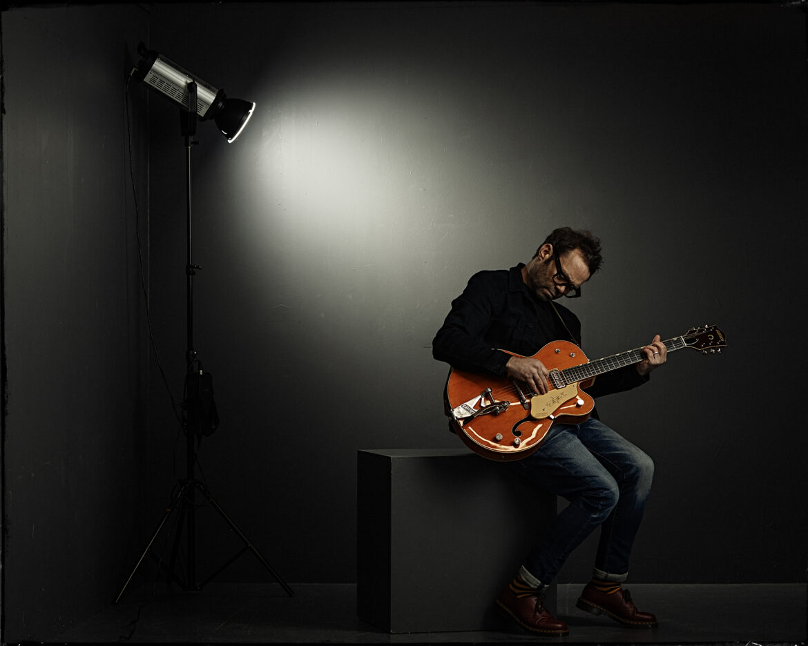 VIDEO PREMIERE: Glasgow legend Ewan MacFarlane's euphoric 'Underneath Your Spell' 