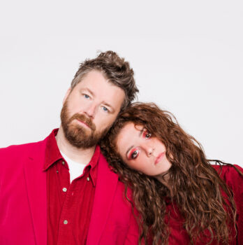 Embrace guitarist Richard McNamara's new project EEVAH are back with a brand new single ‘Take Me To Bed’ 3