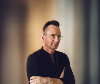 VIDEO PREMIERE: Martin Smith feat. The Kingdom Choir - Trouble 