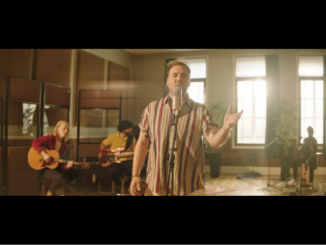 SAMUEL JACK shares a new live version of his viral hit ‘Feels Like Summer’ 82 SAMUEL JACK shares a new live version of his viral hit ‘Feels Like Summer’