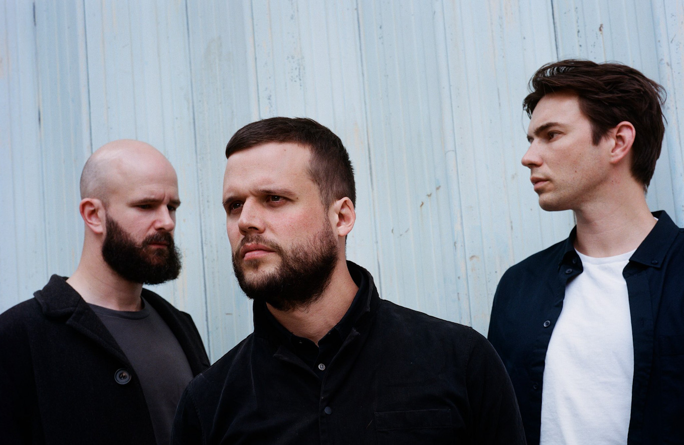 WHITE LIES announce details of new album - 'As I Try Not To Fall Apart' 1