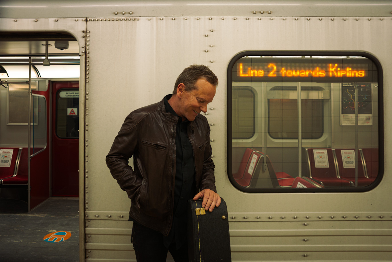 KIEFER SUTHERLAND shares video for new single ‘Bloor Street’ - Watch Now 