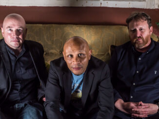 THE BOO RADLEYS share video for new single 'Keep On With Falling' 2