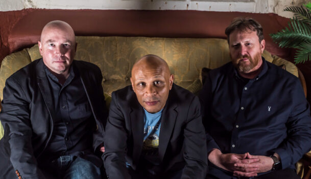 THE BOO RADLEYS share video for new single 'Keep On With Falling' 2