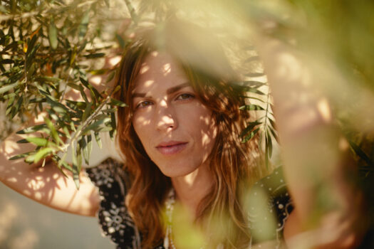 MELODY'S ECHO CHAMBER announces new album 'Emotional Eternal' & shares new single 'Looking Backward' 1