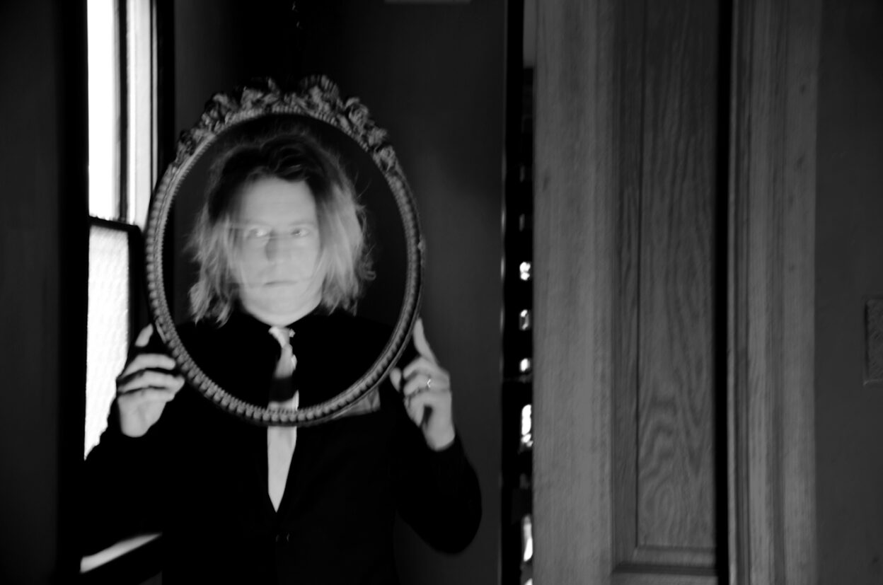 TRACK PREMIERE: Divided Heaven feat. Guise - Creep 