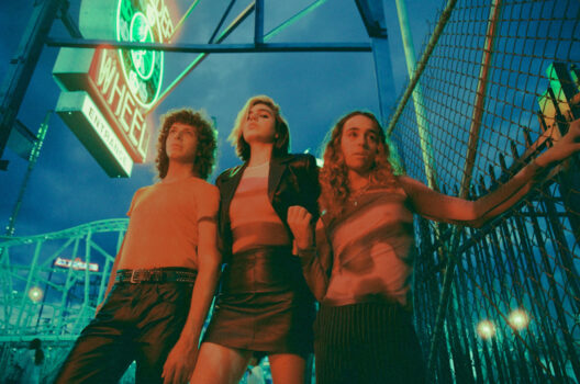 SUNFLOWER BEAN announce new album 'Headful Of Sugar' - Watch video for first single 'Who Put You Up to This?' 1