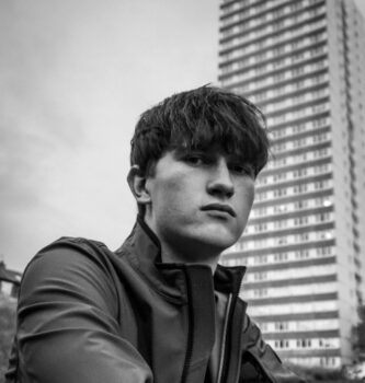 ANDREW CUSHIN shares video for new single ‘Catch Me If You Can’ & announces headline tour for October including Newcastle NX 