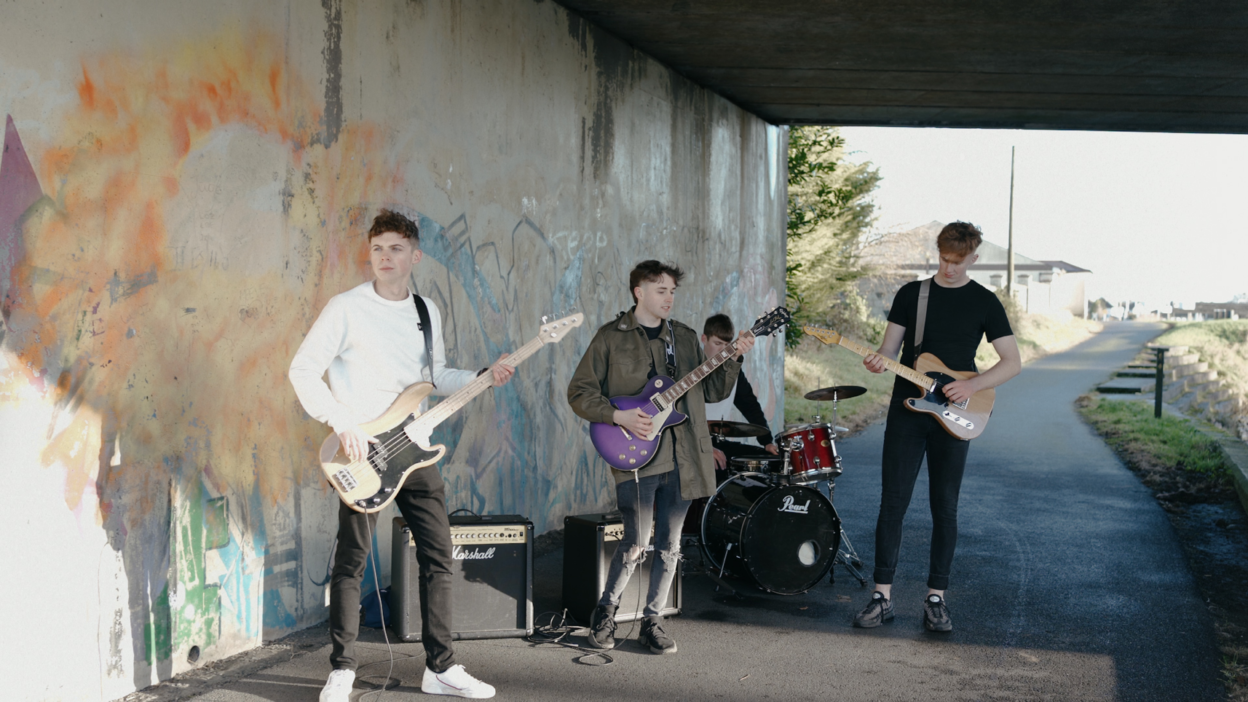 Emerging alt-pop/rock band THE COLLISION release video for new single ‘Weightless’ 