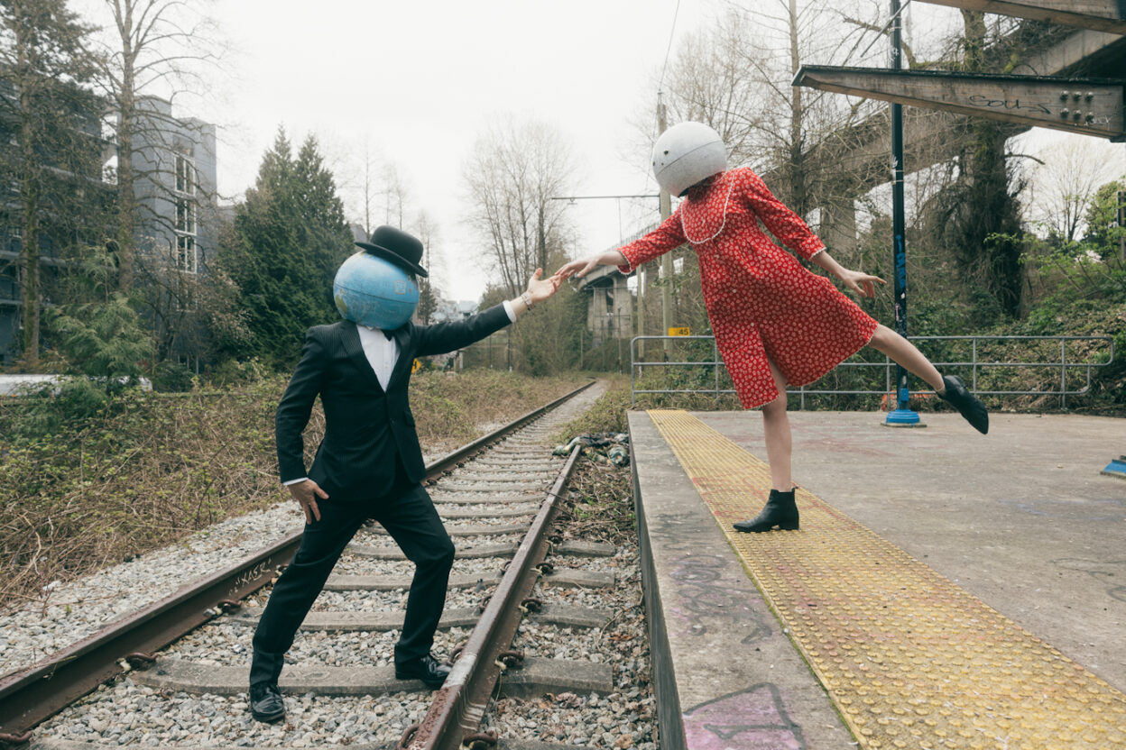 VIDEO PREMIERE: Plain Mister Smith - Flawed Diamonds 