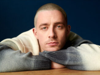 DERMOT KENNEDY releases the video for his new single ‘Something to Someone’ 82 DERMOT KENNEDY releases the video for his new single ‘Something to Someone’