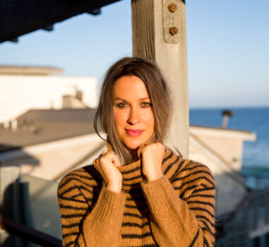 ALANIS MORISSETTE announces debut meditation album - 'the storm before the calm' 1