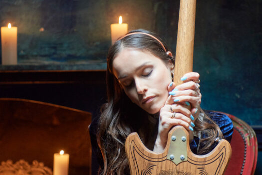 TESS PARKS shares new video 'I See Angels' & announces European & UK tour dates 