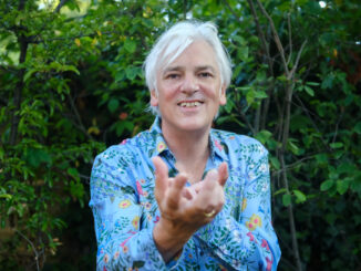 ROBYN HITCHCOCK announces new album 'Shufflemania!' - out 21st October 82 ROBYNHITCHCOCK