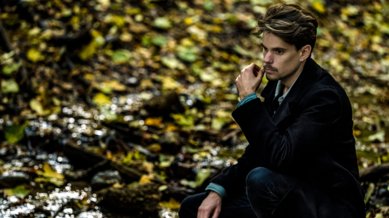 Dutch singer-songwriter GILDOR shares new single ‘Thinking Back’ 