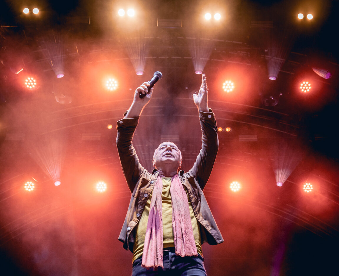 LIVE REVIEW: Simple Minds at Custom House Square, Belfast, Northern Ireland