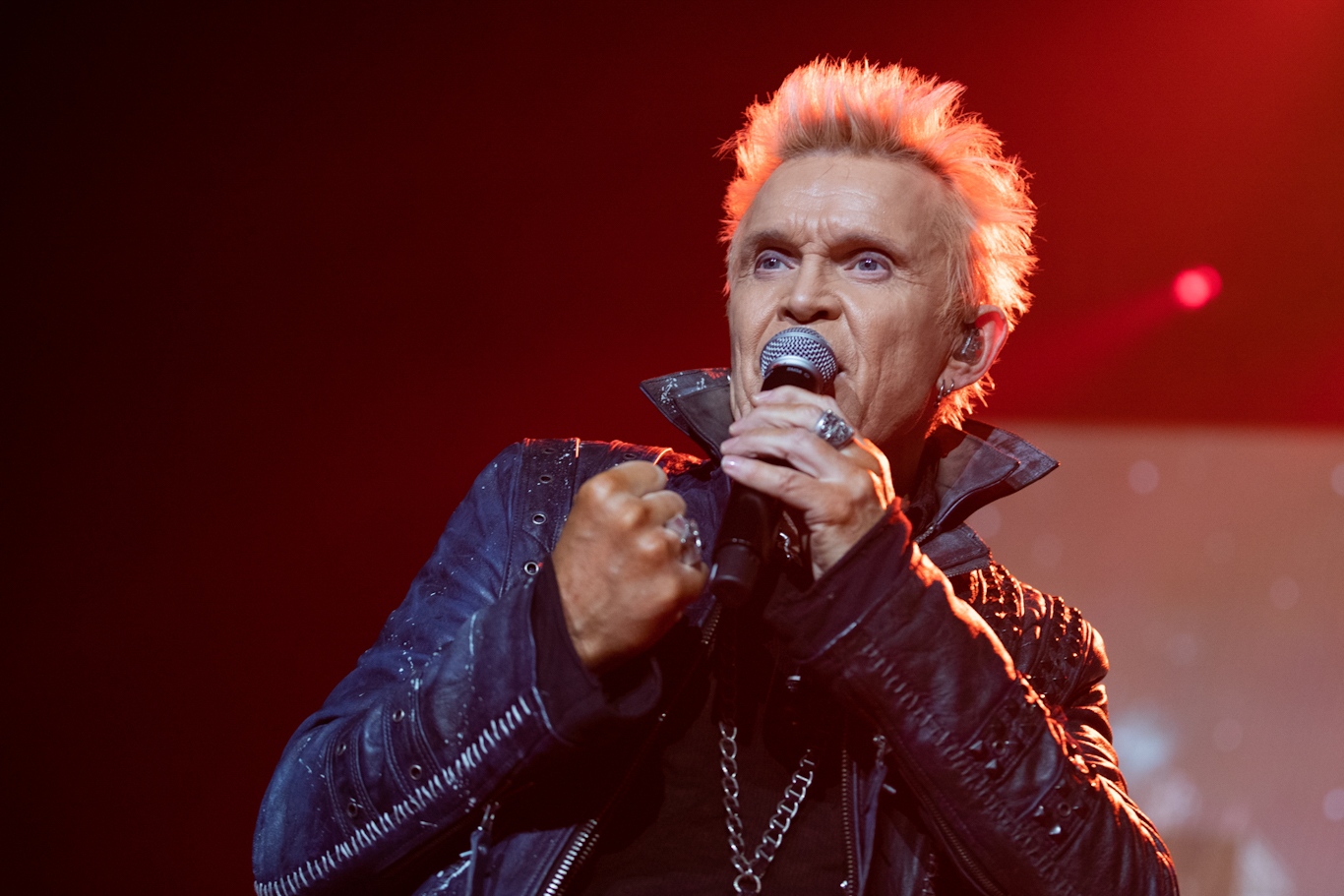 LIVE REVIEW: Billy Idol at Wembley Arena, London