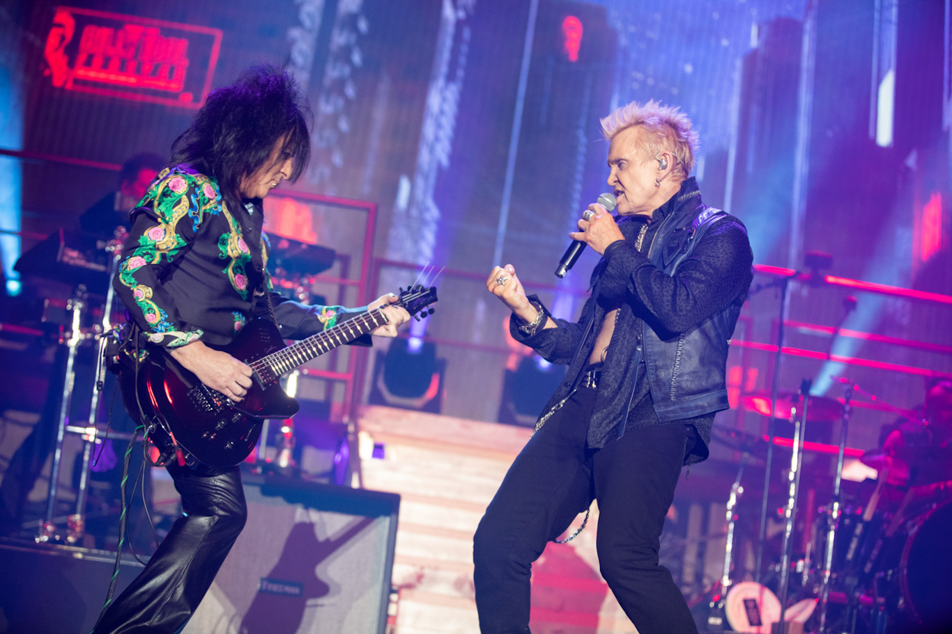 LIVE REVIEW: Billy Idol at Wembley Arena, London