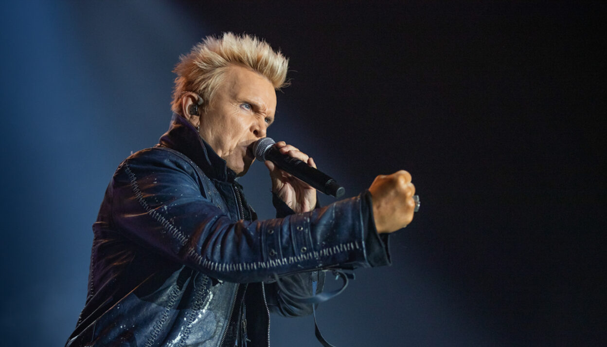 LIVE REVIEW: Billy Idol at Wembley Arena, London
