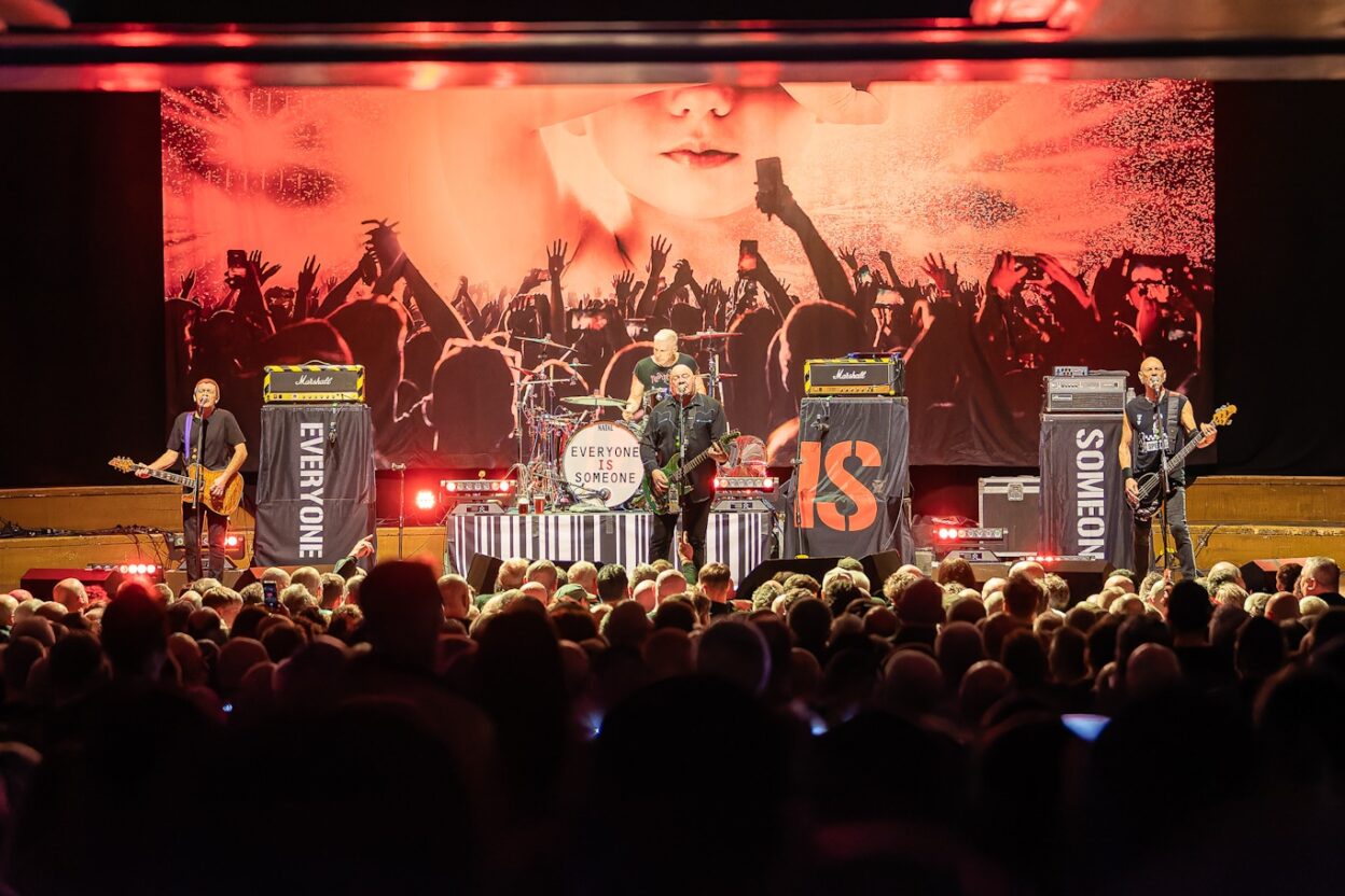 LIVE REVIEW: Stiff Little Fingers  – O2 City Hall, Newcastle upon Tyne © Iam Burn